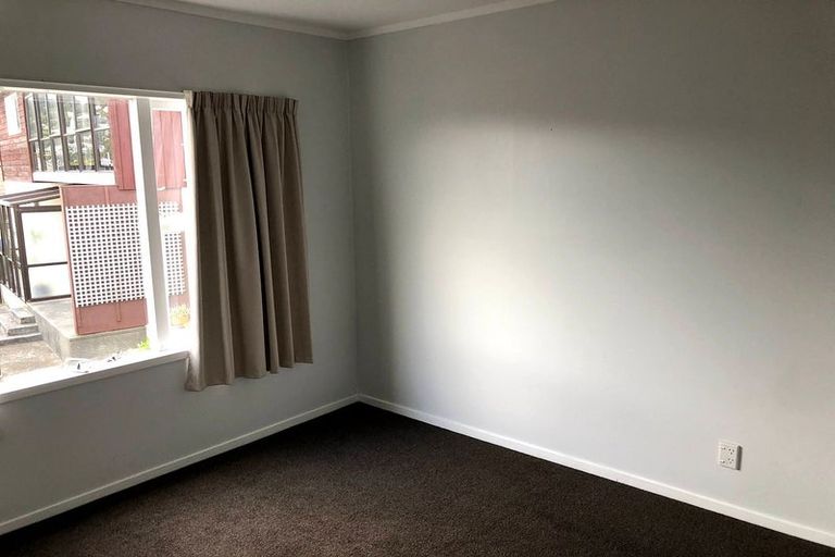 Photo of property in 2/29 Winston Street, Crofton Downs, Wellington, 6035