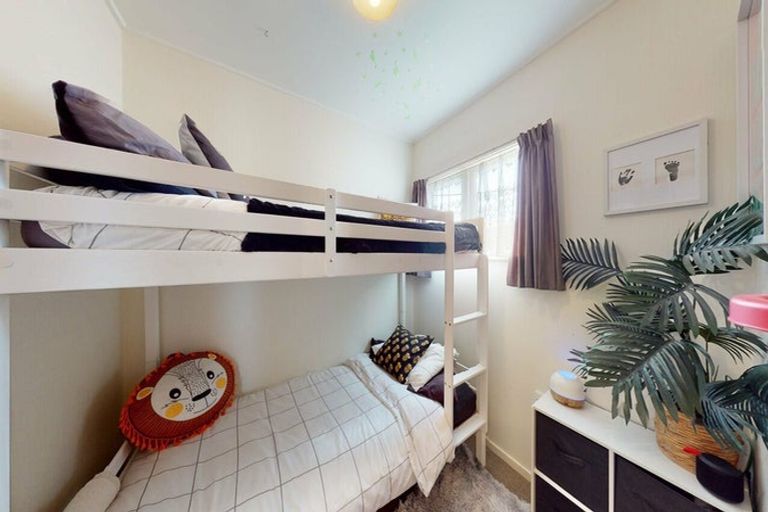 Photo of property in 1/2 Reading Street, Wainuiomata, Lower Hutt, 5014