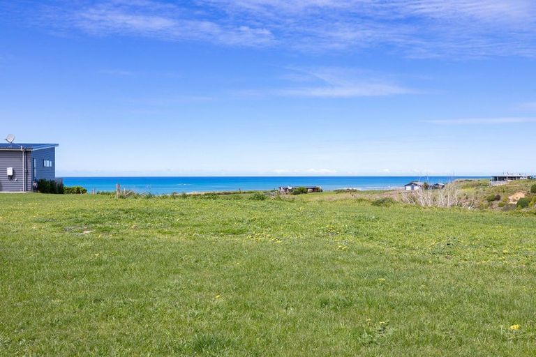 Photo of property in 4 Pukeko Place, Riversdale Beach, Masterton, 5872