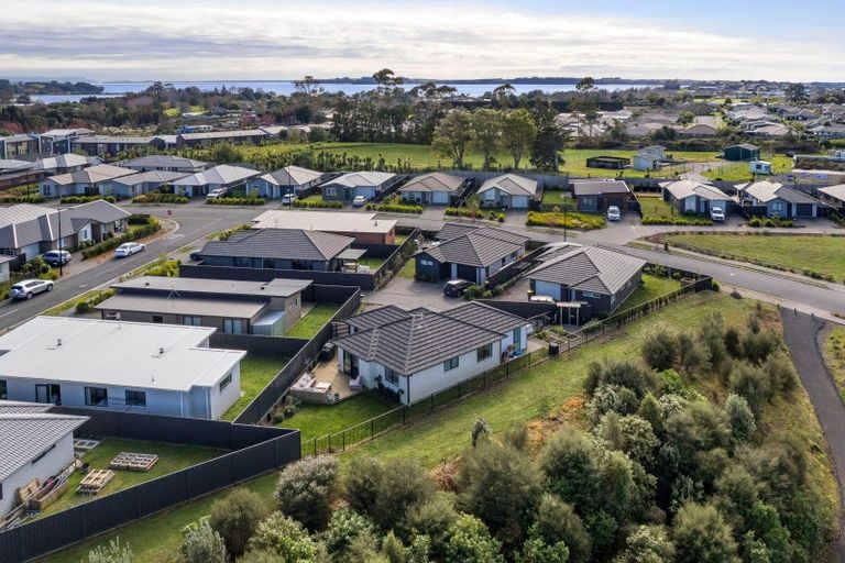 Photo of property in 9 Pioneer Crescent, Omokoroa, 3114