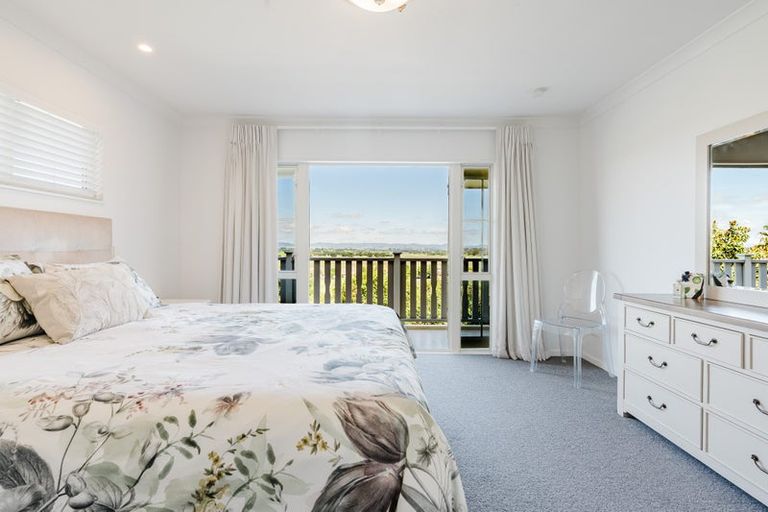 Photo of property in 18 Tironui Terrace, Western Heights, Hamilton, 3200