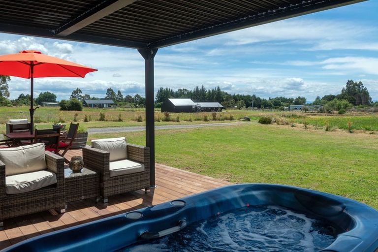 Photo of property in 62 Parerohi Grove, Kuratau, Turangi, 3381