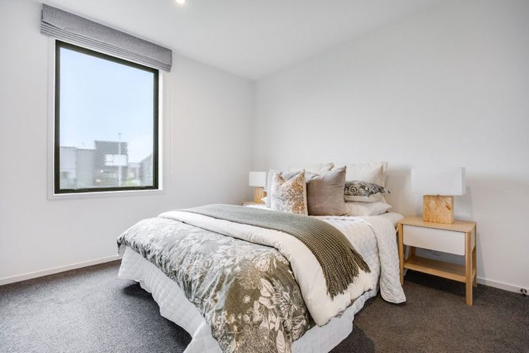 Photo of property in 74 Glidepath Road, Hobsonville, Auckland, 0616