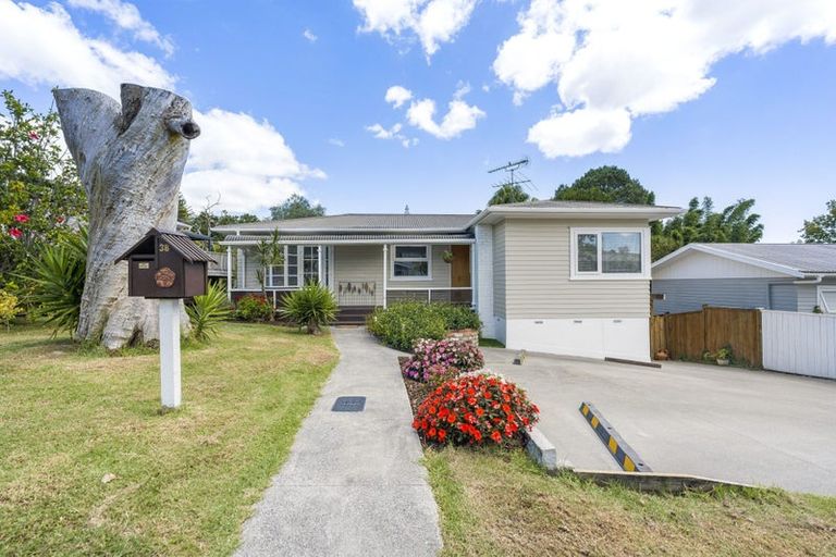 Photo of property in 38 Paramu Avenue, Birkdale, Auckland, 0626