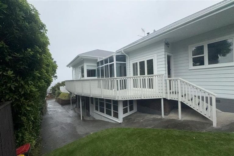 Photo of property in 42 Miromiro Road, Normandale, Lower Hutt, 5010