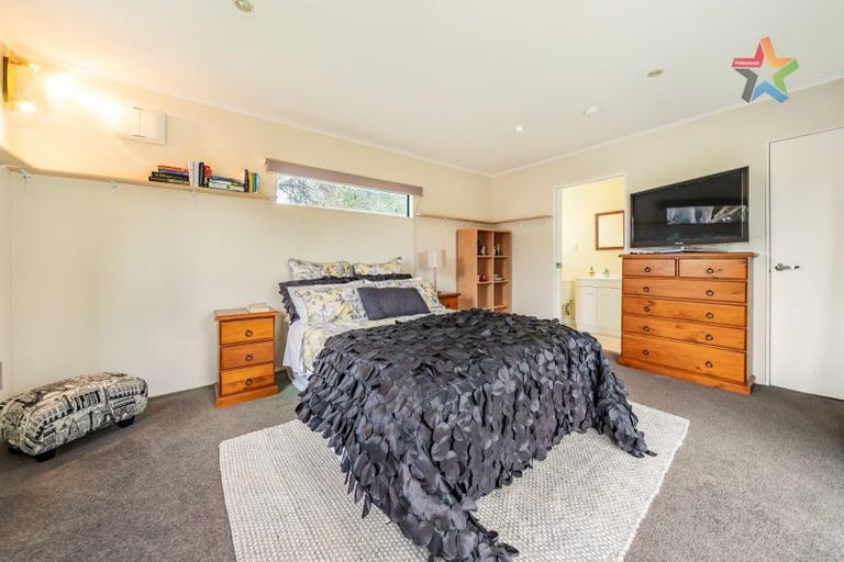 Photo of property in 22 Waiuta Street, Titahi Bay, Porirua, 5022