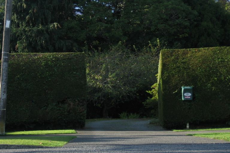 Photo of property in 21 Kamahi Street, Stokes Valley, Lower Hutt, 5019