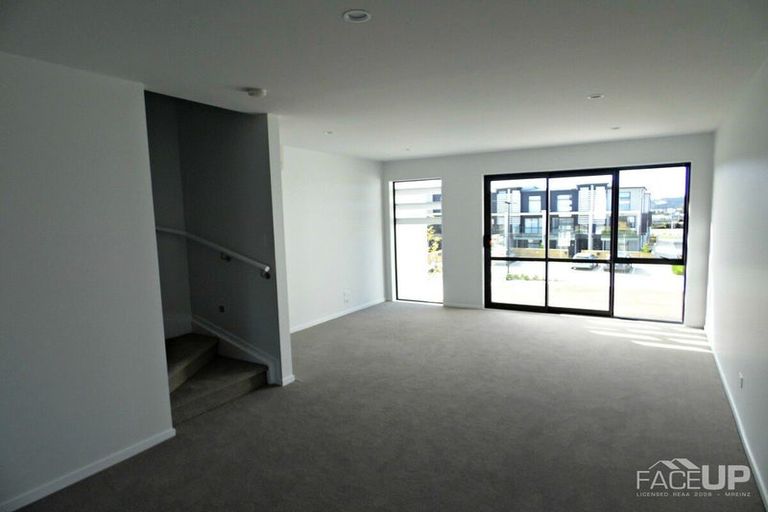 Photo of property in 4 Carder Court, Hobsonville, Auckland, 0618