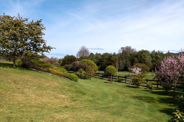 Photo of property in 16 Lacebark Drive, Kinloch, Taupo, 3377