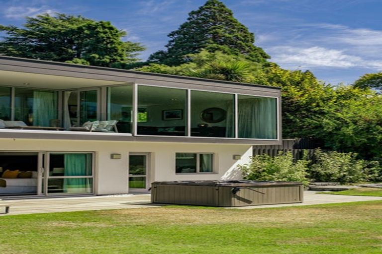 Photo of property in 10 Tapley Paddock, Wanaka, 9305