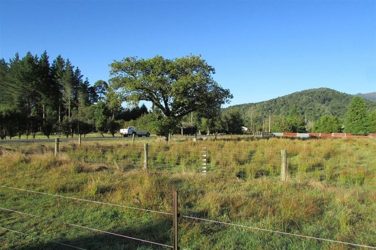 Photo of property in 50 Clifford Street, Blackball, 7804