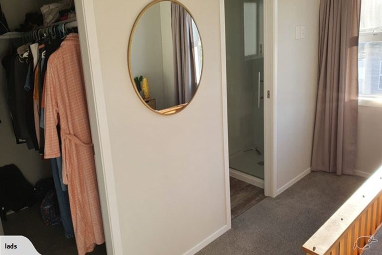 Photo of property in 7/20 Glanmire Road, Newlands, Wellington, 6037