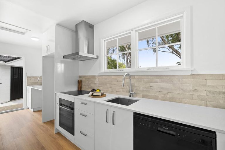 Photo of property in 2/170 Waimairi Road, Ilam, Christchurch, 8041