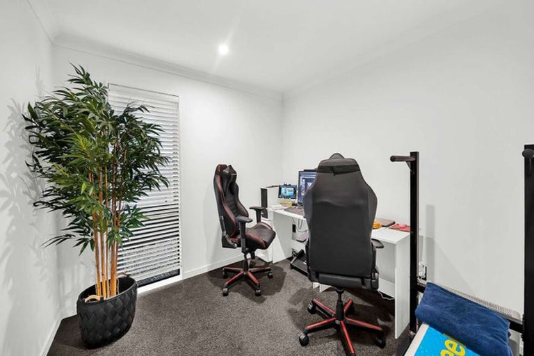Photo of property in 14 Dalwood Crescent, Rolleston, 7614