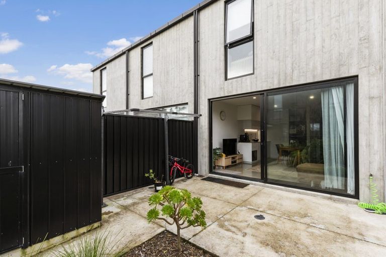 Photo of property in 12 Te Ara O Paetutu, Petone, Lower Hutt, 5012