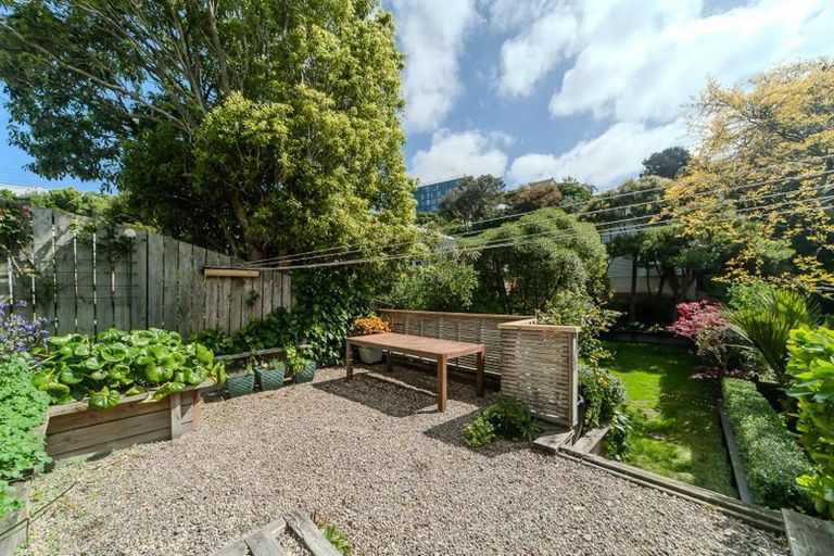 Photo of property in 100 Rintoul Street, Newtown, Wellington, 6021