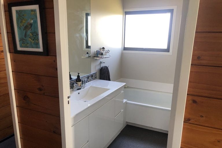 Photo of property in 70 Cypress Drive, Maungaraki, Lower Hutt, 5010