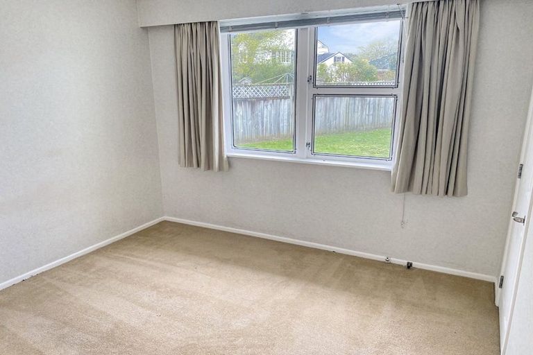 Photo of property in 2b Sutherland Avenue, Silverstream, Upper Hutt, 5019