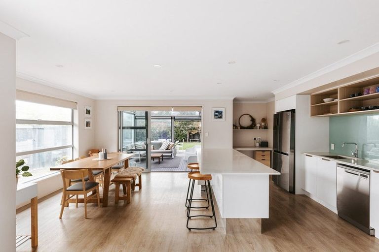 Photo of property in 6 Lakeside Terrace, Omokoroa, 3114