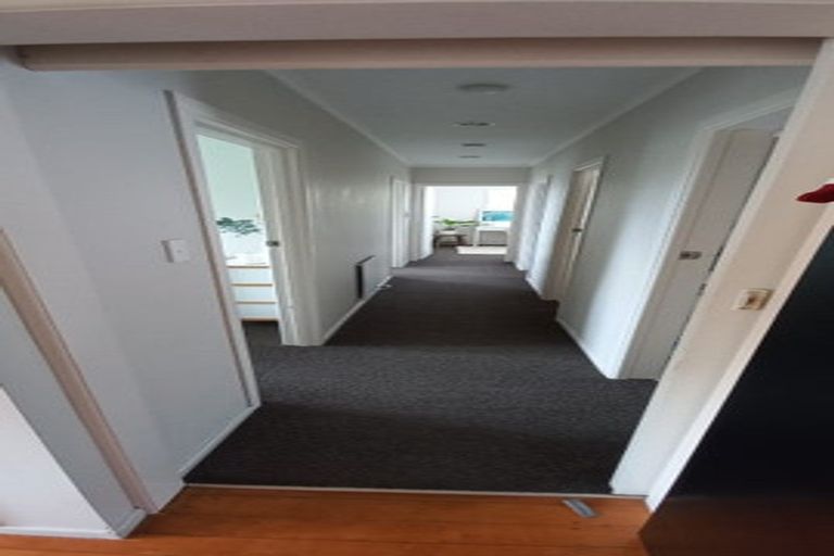 Photo of property in 1/18 Limmer Place, Browns Bay, Auckland, 0632