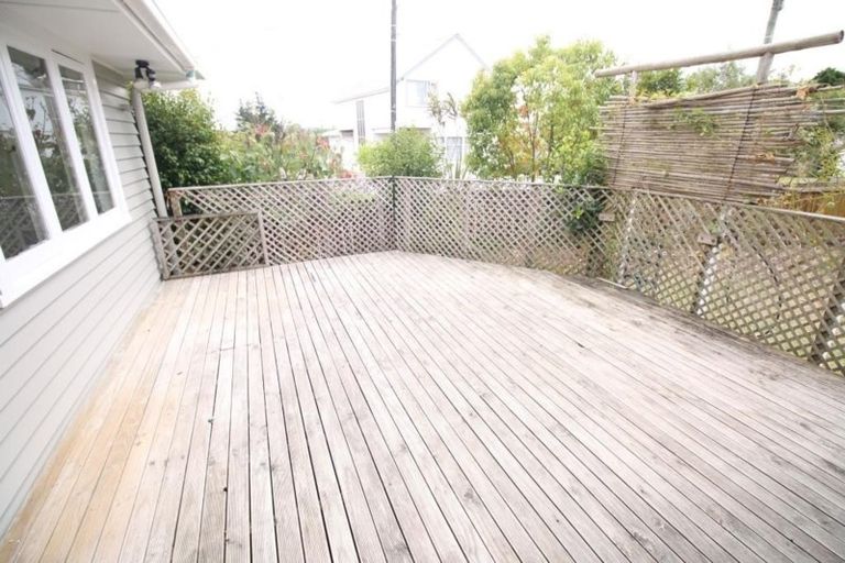 Photo of property in 32a Toru Street, Te Atatu Peninsula, Auckland, 0610