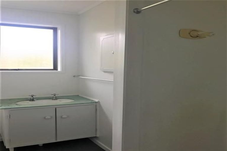 Photo of property in 5a Cherry Tree Place, Massey, Auckland, 0614