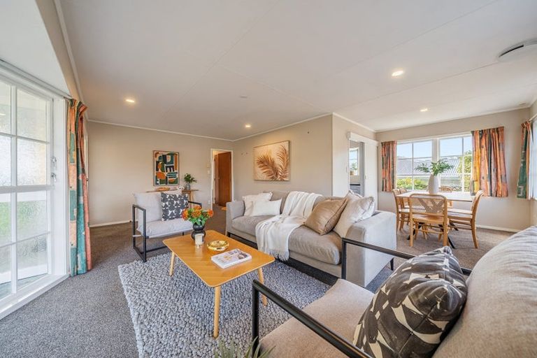 Photo of property in 1 Woolwich Close, Whitby, Porirua, 5024