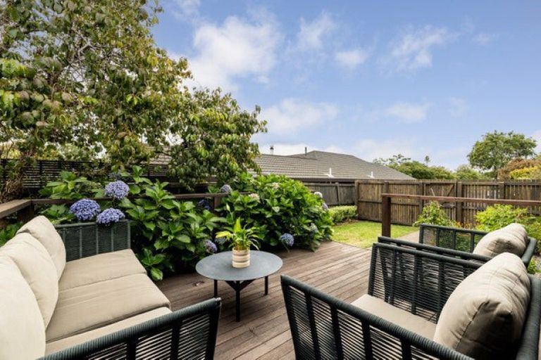 Photo of property in 12 Chestnut Court, Havelock North, 4130