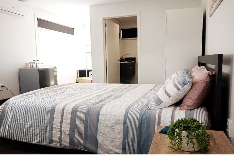 Photo of property in 6 Larsen Crescent, Tawa, Wellington, 5028