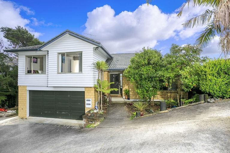 Photo of property in 37 Condor Place, Unsworth Heights, Auckland, 0632