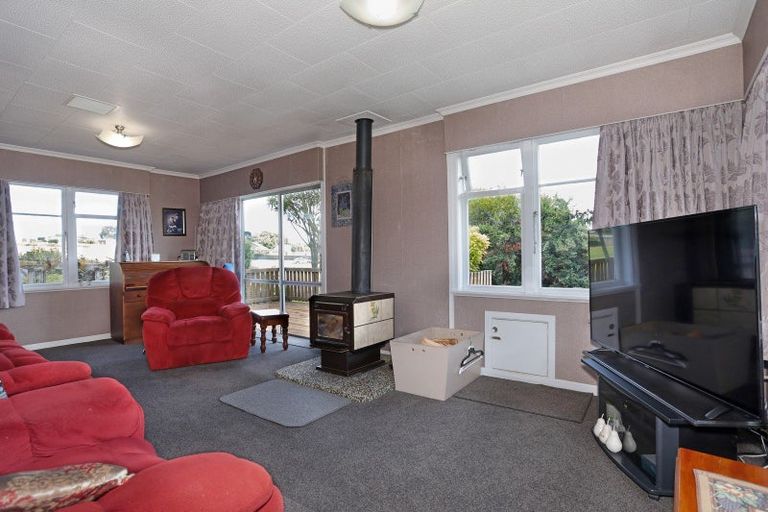 Photo of property in 19 Ingham Street, Halcombe, Feilding, 4779