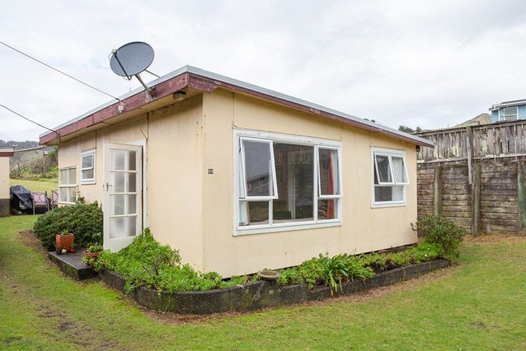 Photo of property in 23 Point Road, Mokau, 4376