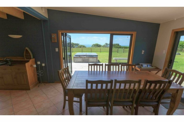 Photo of property in 37 Greenock Drive, Manukau Heads, Waiuku, 2684