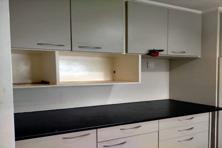 Photo of property in 4/14 Beaubank Road, Kelston, Auckland, 0602