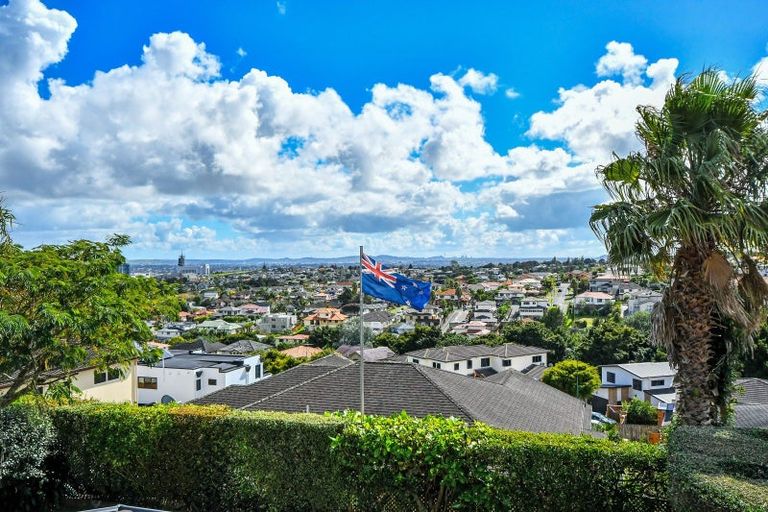 Photo of property in 12 Ilex Place, Totara Heights, Auckland, 2105