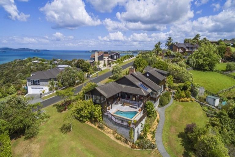 Photo of property in 9 Kotare Place, Sandspit, Warkworth, 0982