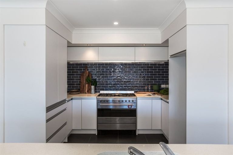 Photo of property in 21 Tasman Close, Aotea, Porirua, 5024