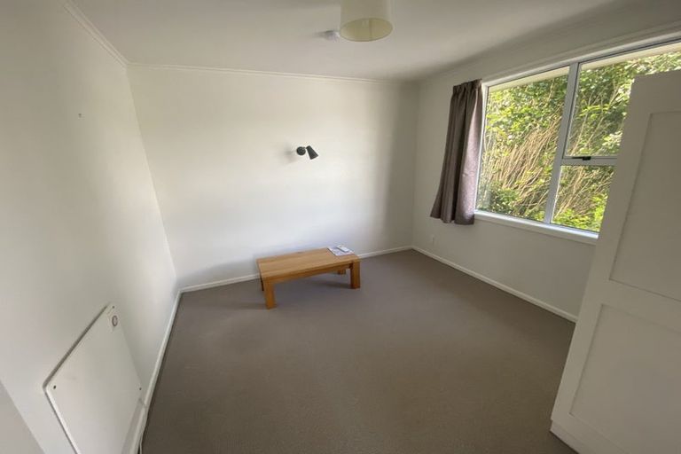 Photo of property in 1/10 Mckelvey Place, Tawa, Wellington, 5028