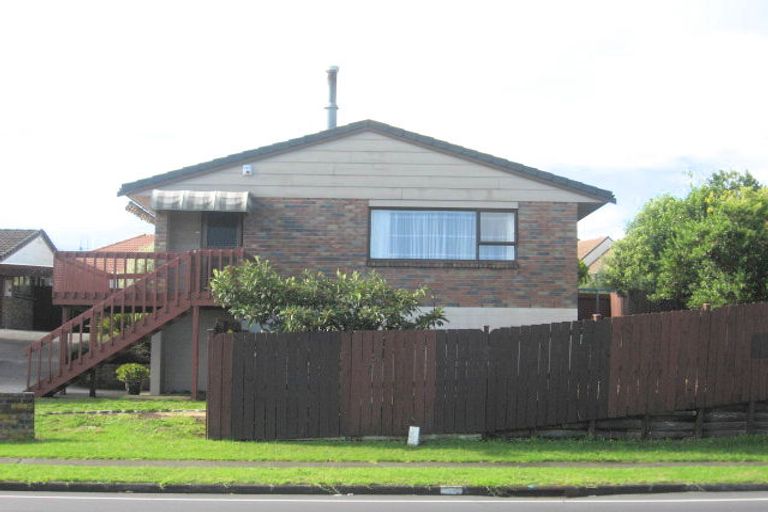 Photo of property in 1/66 Aviemore Drive, Highland Park, Auckland, 2010