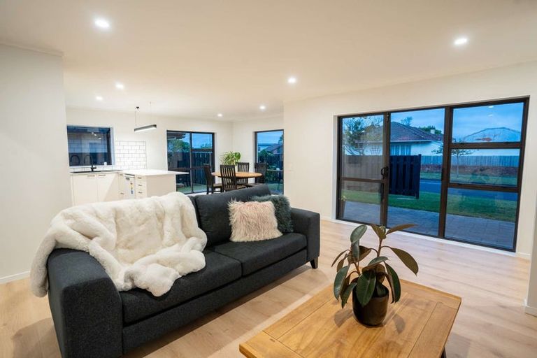 Photo of property in 43 West Street, Pukekohe, 2120