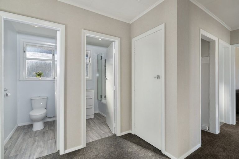 Photo of property in 17 Wilson Crescent, Highbury, Palmerston North, 4412