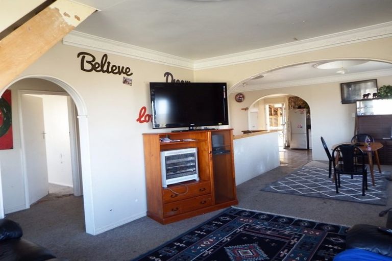 Photo of property in 1 Princess Street, Marton, 4710