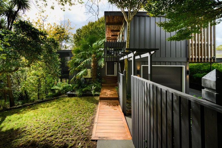 Photo of property in 161 Victoria Avenue, Hokowhitu, Palmerston North, 4410