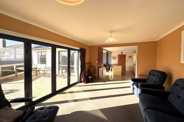 Photo of property in 24 Lanark Street, Balclutha, 9230
