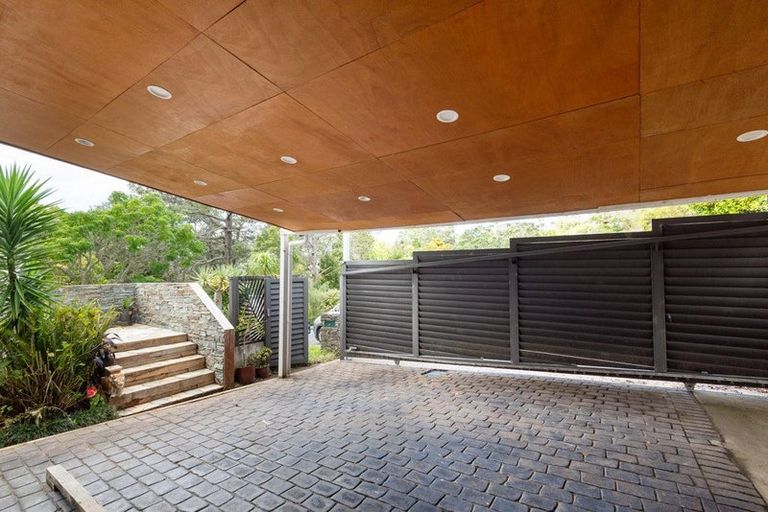 Photo of property in 5 Saddleback Rise, Murrays Bay, Auckland, 0630