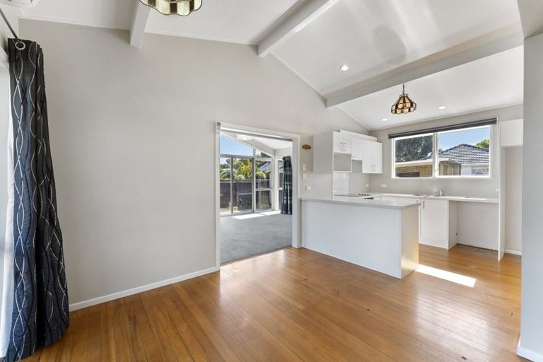 Photo of property in 40 Orrick Crescent, Avondale, Christchurch, 8061