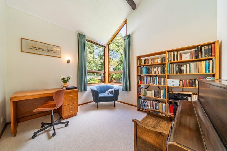 Photo of property in 13 Bayview Road, Paremata, Porirua, 5024