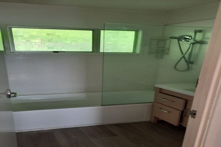 Photo of property in 2/10 Waratah Street, Birkenhead, Auckland, 0626