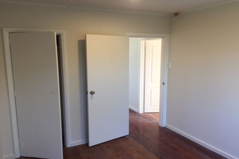 Photo of property in 43 Miranda Street, Avondale, Auckland, 0600