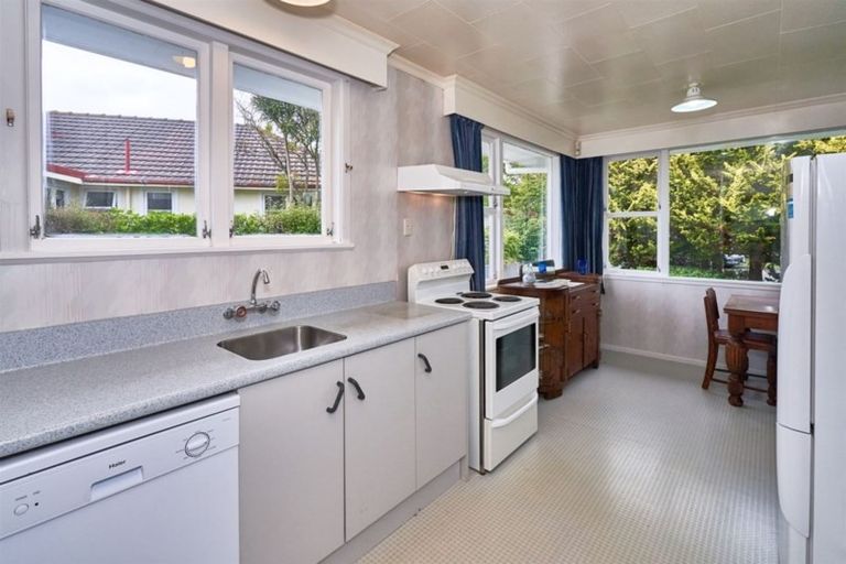 Photo of property in 30 Parkland Crescent, Terrace End, Palmerston North, 4410